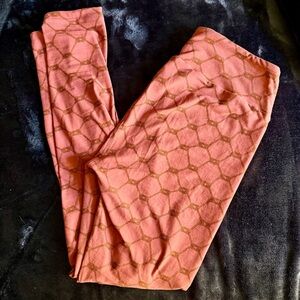 LuLaRoe Pink with Gold Rope Pattern Leggings